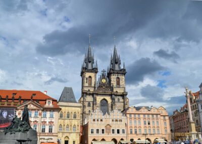 Best of 2020-meine Reisehighlights, Teil 1 43 Altstädter Ring mit der Teynkirche in Prag