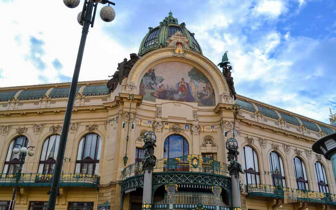 Das Gemeindehaus (Obecní dum) in der Prager Altstadt