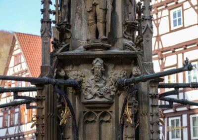 Ein Bummel durch Bad Urach 37 Marktbrunnen Bad Urach 0505