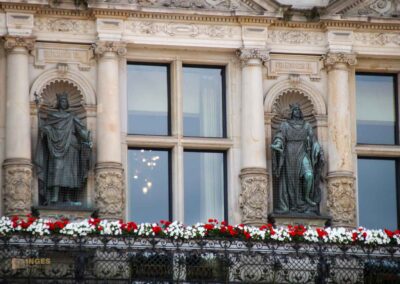 Das Hamburger Rathaus - außen 25 Kaiser und Könige an der Außenfassade am Hamburger Rathaus 6648