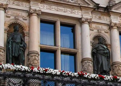 Das Hamburger Rathaus - außen 28 Kaiser und Könige an der Außenfassade am Hamburger Rathaus 7816_A