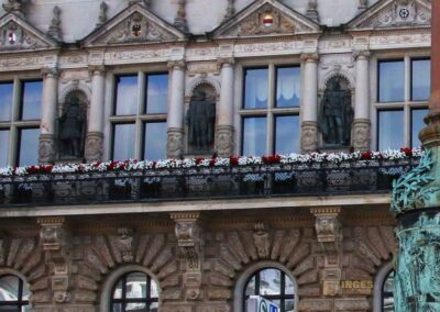 Das Hamburger Rathaus - außen 26 Kaiser und Könige an der Außenfassade am Hamburger Rathaus 7827_b