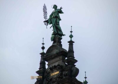 Das Hamburger Rathaus - außen 34 Schutzpatrone und Heilige am Hamburger Rathaus 6642