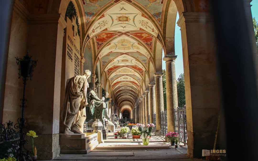 Der Vyšehrader Friedhof (Vyšehradský hřbitov) in Prag