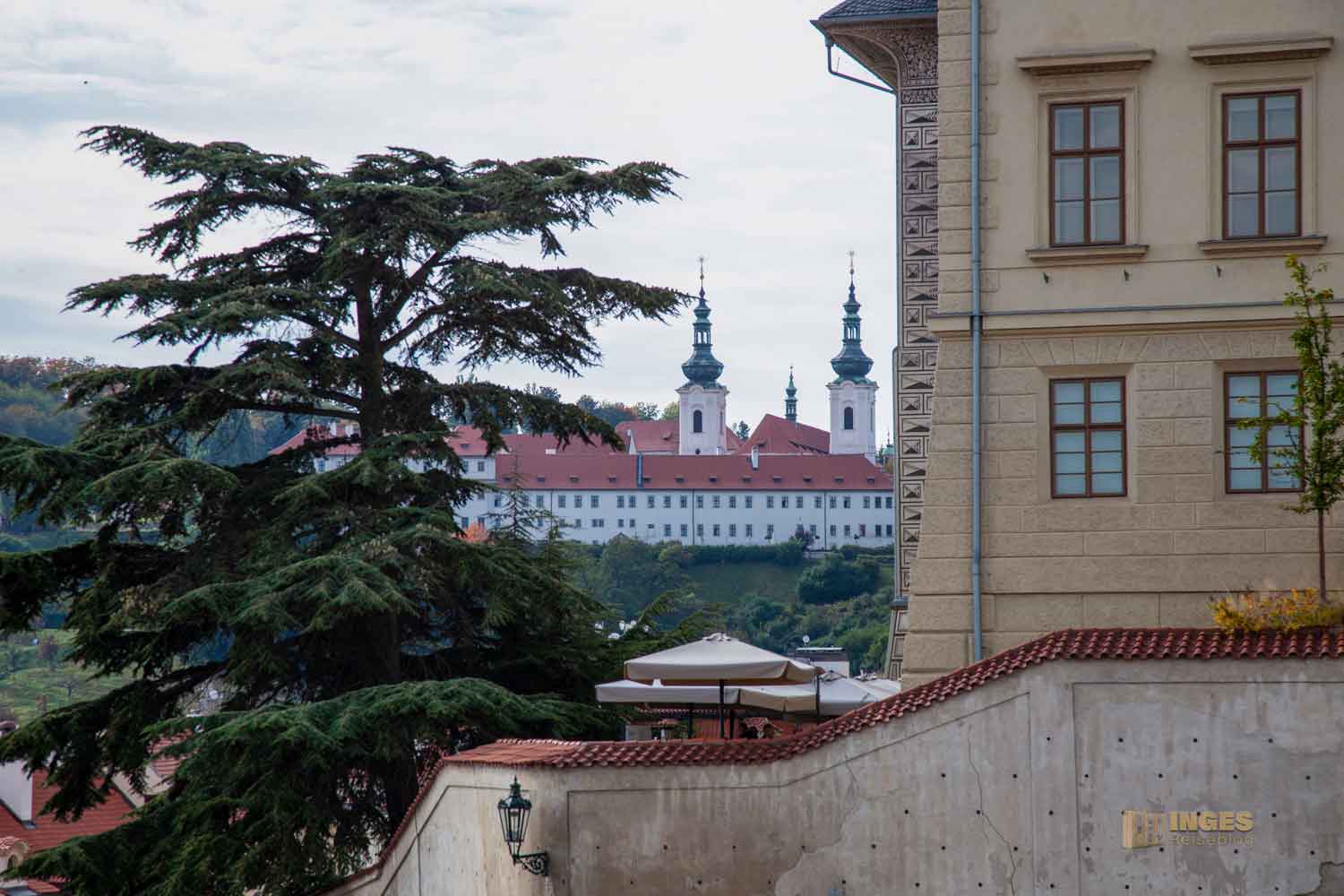 Blick auf Kloster Strahov von der Prager Burg 0239 Blick auf Kloster Strahov von der Prager Burg 0239