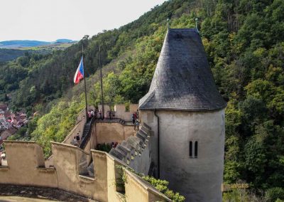 brunnenturm burg karlstein tschechien 3539