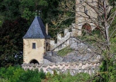 erstes burgtor burg karlstein 3507