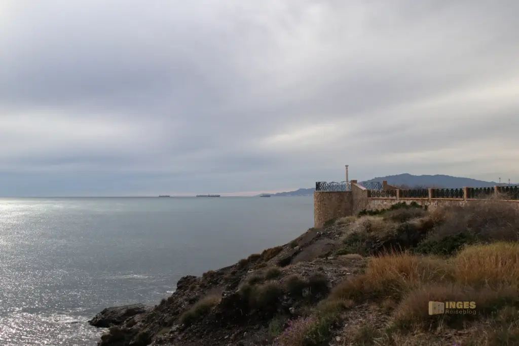 blicke aufs meer bei der antiguo cuartel de guardia civil in villaricos spanien 1232