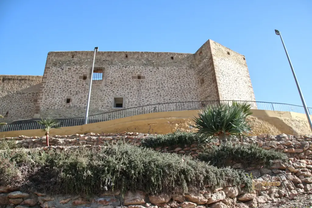 aussenansicht castillo cuevas del amanzora andalusien 2256